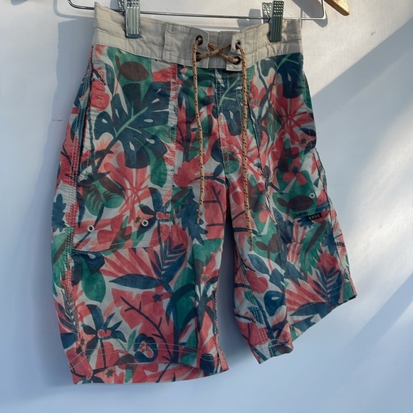 Howler Brothers Boys Red and Green Swim Trunks Tropical Design Medium - Picture 12 of 14